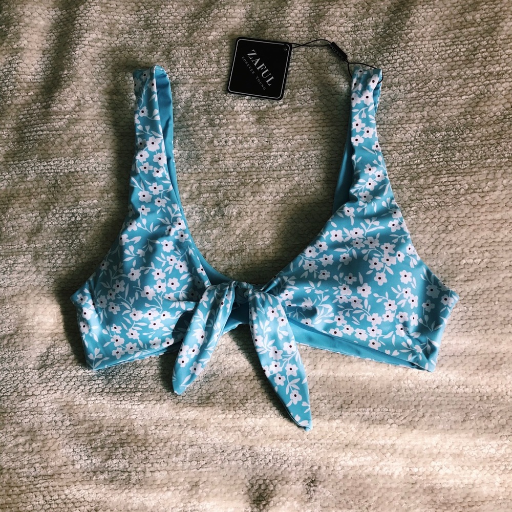 nwt zaful tie front bikini top! (reposh)